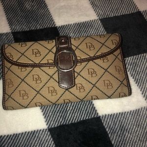 Dooney and Bourke wallet